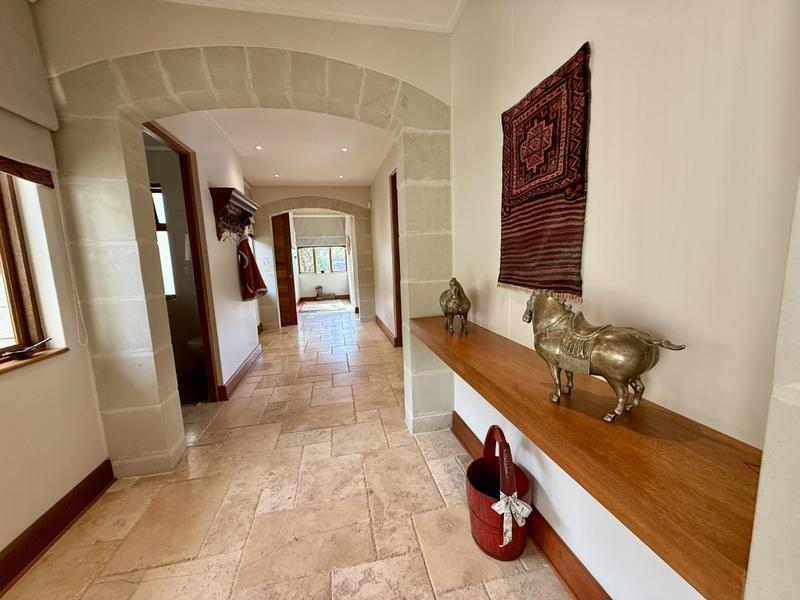 5 Bedroom Property for Sale in Clarens Free State